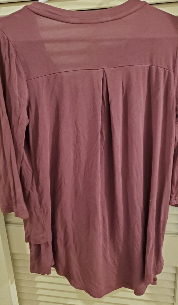 Latched mama nursing top - Picture 4 of 4